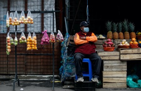 Dolarización, petróleo y control de precios: la receta de Ecuador para mantener una baja inflación