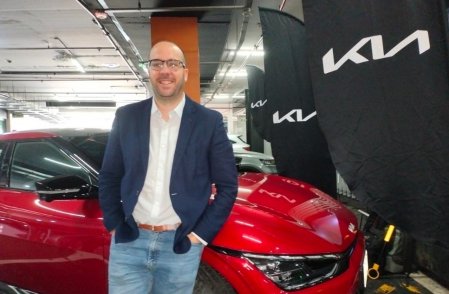 Kia lleva a Perú su primer auto enchufable y fija meta inicial de electrificación para 2025