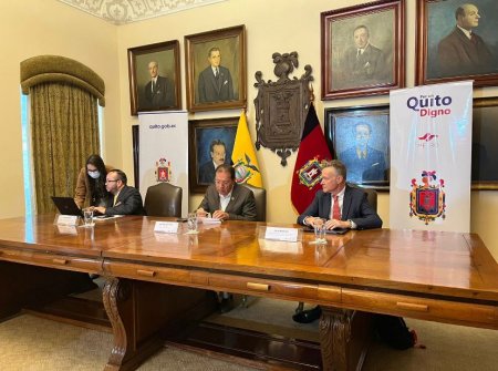 Metro de Medellín suscribió el contrato para operar el Metro de Quito