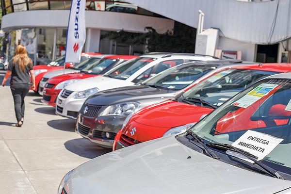 Deterioro de la actividad y alza de la morosidad impacta a financieras automotrices