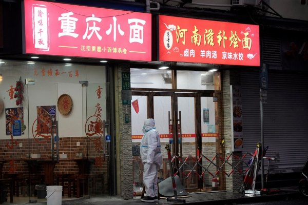 China flexibiliza las medidas de confinamiento en el centro industrial de Guangzhou