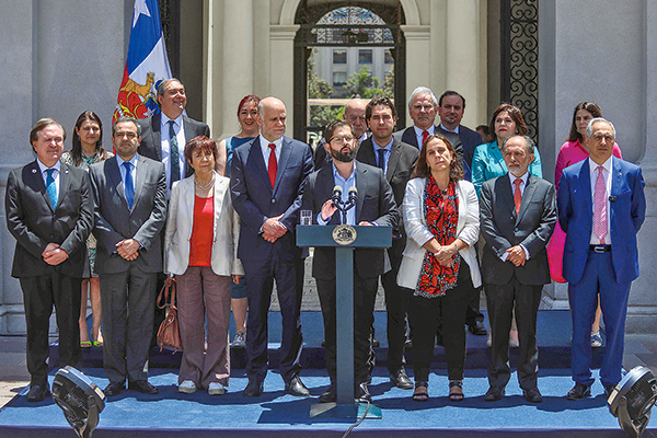 El Presidente Boric esperó el fallo junto a representantes de los otros poderes del Estado. Foto: Agencia UNO