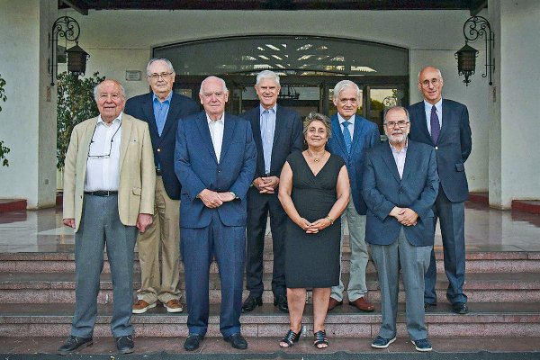 Expresidentes de BancoEstado se reúnen y planean escribir libro