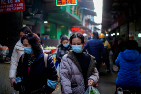 China alivia las restricciones y permitirá a contagiados leves o asintomáticos de Covid-19 hacer cuarentena en su domicilio