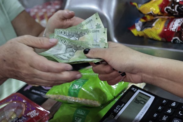 Inflación no da tregua: IPC de noviembre sube más de lo esperado y la UF se apresta a superar los $ 35 mil