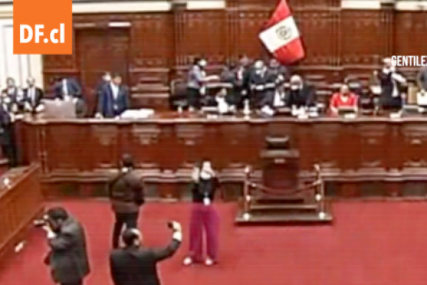 <p>Ahora en DF | Congreso de Perú destituye a Pedro Castillo por incapacidad moral permanente</p>