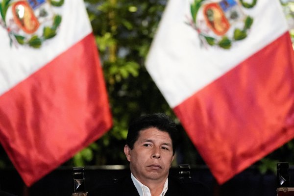 Ministros de Economía, Trabajo y de RREE de Perú renuncian tras disolución del Congreso