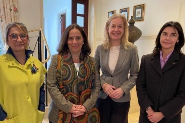 La canciller Urrejola inicio sus actividades en Bélgica a la espera de oficializar el cierre político de la modernización del tratado con la Unión Europea (UE).