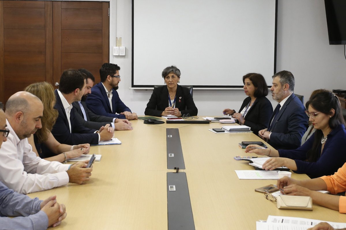 <p>Isapres se juegan el año en reuniones con autoridades tras fallo de la Suprema</p>