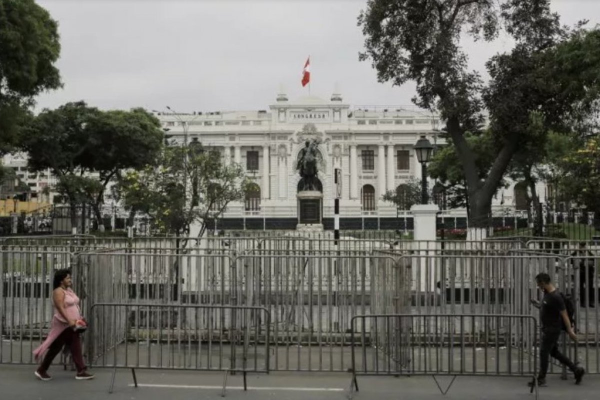 <p>Opinión FT: El maltrecho sistema político peruano necesita urgentemente una solución</p>