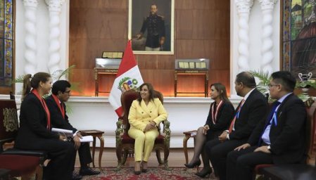 Boluarte estima que "a más tardar" este sábado designará al jefe de Gabinete y evaluaría adelanto de elecciones