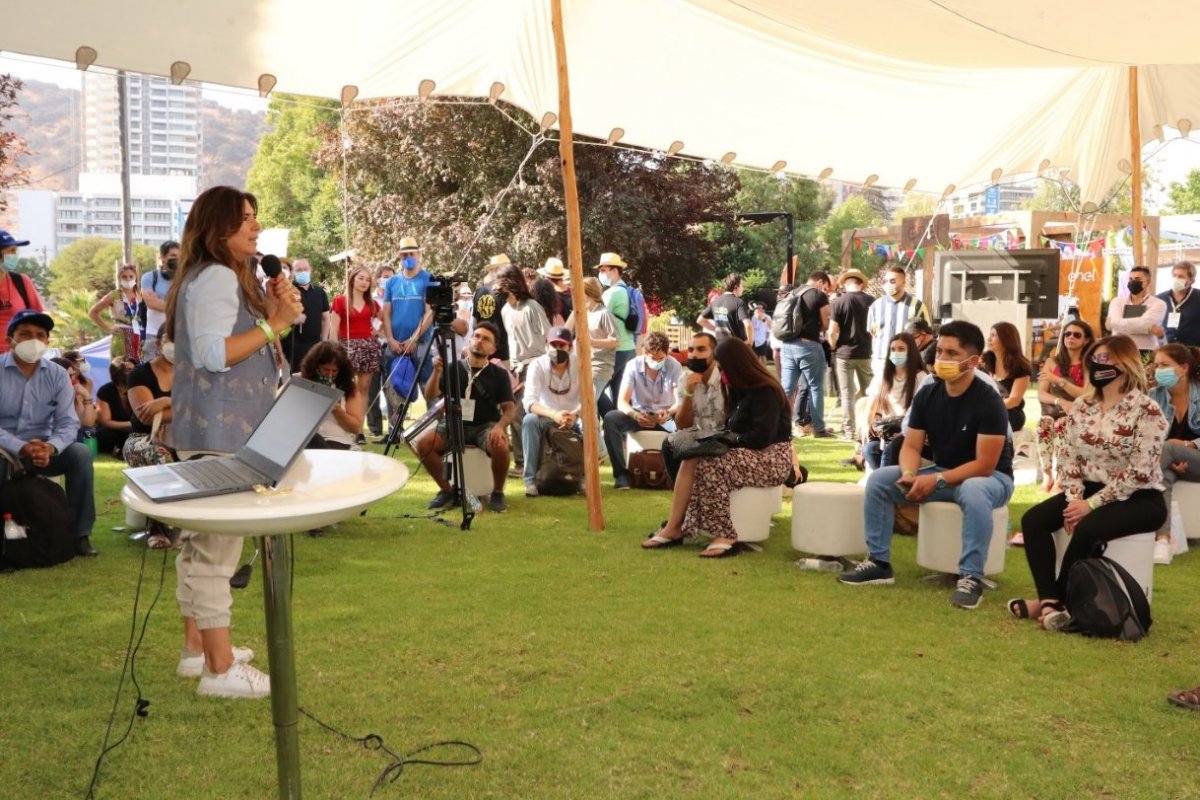 <p>Karim Pichara, Leo Prieto, Alejandra Mustakis y el profesor Maza entre los expositores del ETM day 2022</p>
