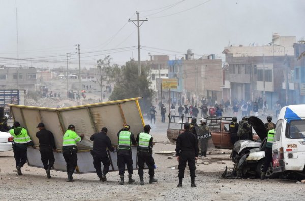 Se ahonda la crisis en Perú.