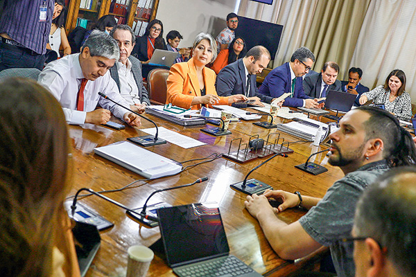 Este martes, los diputados tuvieron sesión en la mañana y en la tarde sobre la reforma previsional.