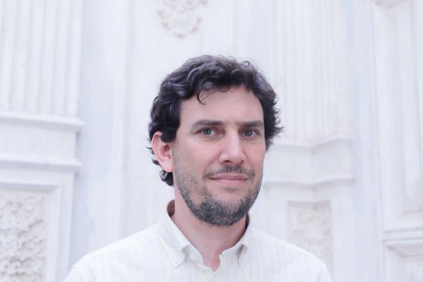 El secretario administrativo de la exconvención Matías Cox renuncia a la Segpres
