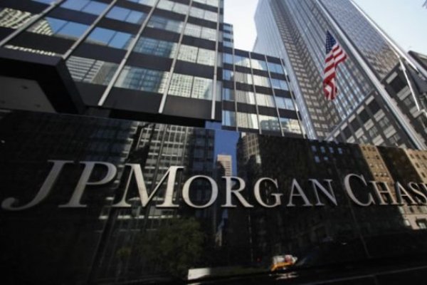 <p>JPMorgan destaca acuerdo constitucional: “Se atenúan las preocupaciones que empañaron el proceso anterior”</p>