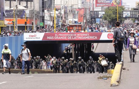 Perú entra en estado de emergencia por 30 días por recrudecimiento de protestas