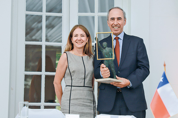 La dupla debutante: la vicepresidenta de la CPC, Susana Jimenez, junto al nuevo presidente de la multigremial, Ricardo Mewes. Fotos: Julio Castro