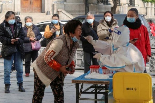 Informe revela que el número de muertes por Covid en China podría acercarse a 1 millón tras reapertura