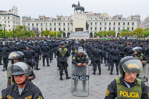 El país amaneció militarizado y con fuerte presencia policial por las protestas de días previos. Foto: Reuters