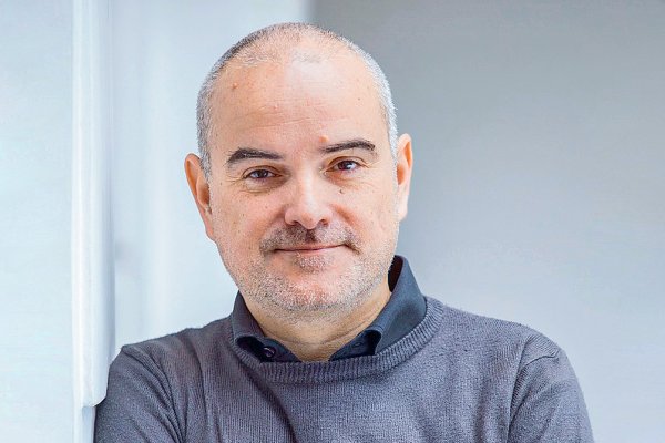 Biógrafo Raúl Asensio: “Castillo dice sí a todo el mundo, y luego hace lo que quiere”