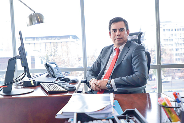 Patricio Fernández, exsuperintendente de salud y la crisis de las isapres: “No puede haber una mesa de trabajo funcionando hace tantos meses que no tenga ni una medida concreta”