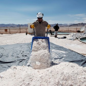 Canadiense Lithium Americas comprará Arena Minerals para ganar más acceso a cuenca de litio argentina