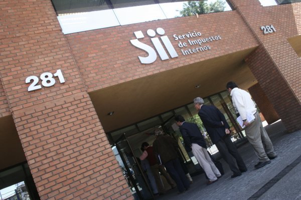 <p>Los 47 pronunciamientos que ha emitido el SII solo este año para aclarar dudas sobre el nuevo IVA a los servicios</p>