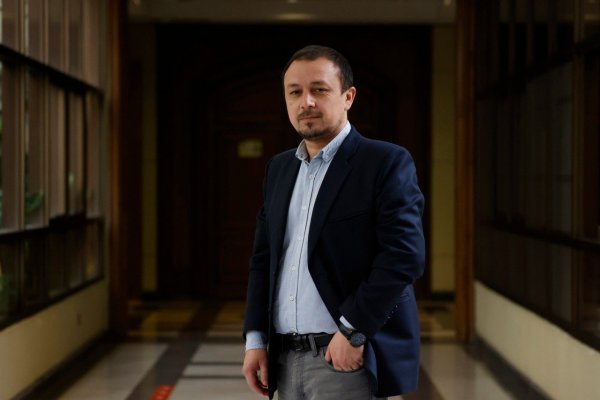 Diputado comunista Luis Cuello por reforma de pensiones: "Hasta ahora no he escuchado ninguna razón atendible para pasar algo del 6% a ahorro individual"