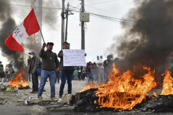 <p>Conflicto en Perú frenaría inversión en 14 zonas del país: monto ascendería a US$ 16,8 millones diarios</p>