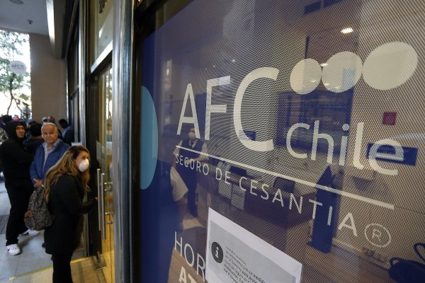 <p>Las inquietantes señales de la web sobre la economía chilena: suben búsquedas de avisos laborales, y de finiquitos, y baja el consumo</p>