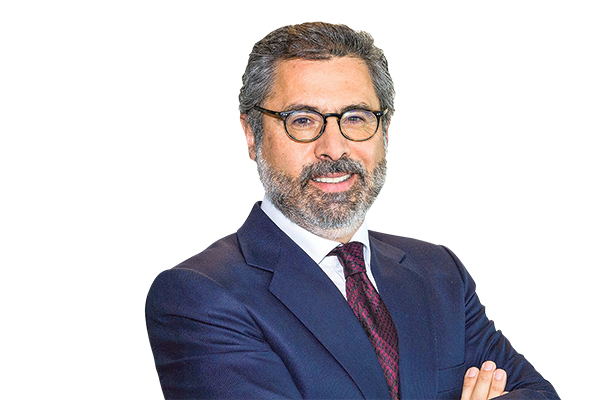 El plan del ejecutivo español para potenciar a Santander Chile
