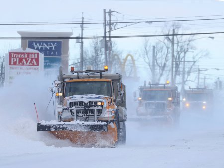 Más de dos docenas de muertos deja hasta ahora masiva tormenta de nieve en Nueva York