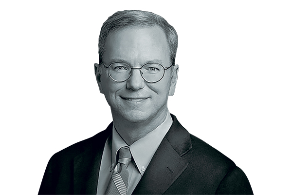 Eric Schmidt, exdirector ejecutivo y presidente de Google/Alphabet, preside la Comisión de Seguridad Nacional sobre la Inteligencia Artificial de EEUU.