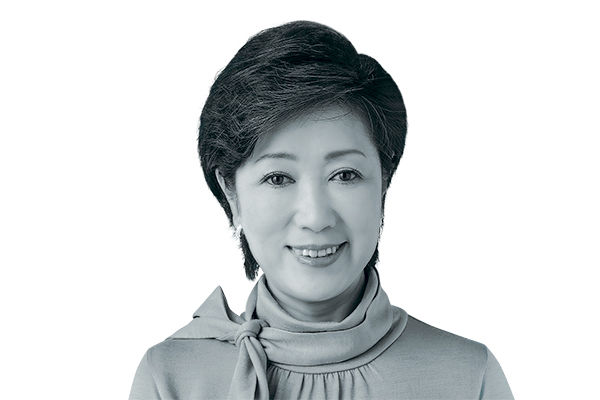 Yuriko Koike, gobernadora de Tokio y exministra de Defensa de Japón