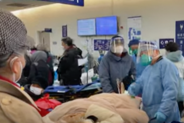 <p>Ahora en DF | Chile exigirá PCR a viajeros desde China: calles de Shanghái vacías por ola de contagios</p>