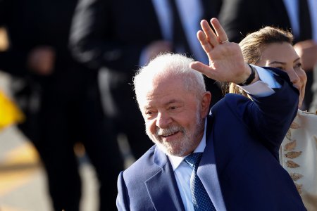 Efecto Lula: Bolsa de Brasil cae un 3% y Petrobras se hunde un 6%
