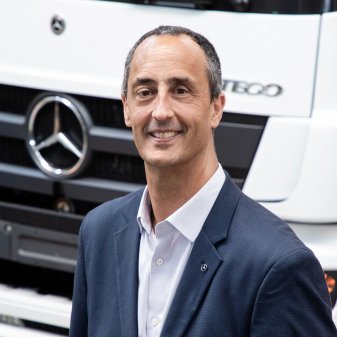 Alemana Mercedes-Benz quiere construir una nueva fábrica en Argentina