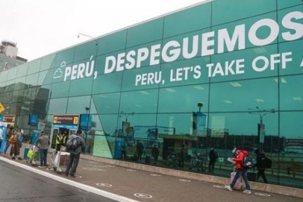 Gobierno peruano anuncia reestructuración de administrador de aeropuertos tras reclamos de aerolíneas por millonarias pérdidas