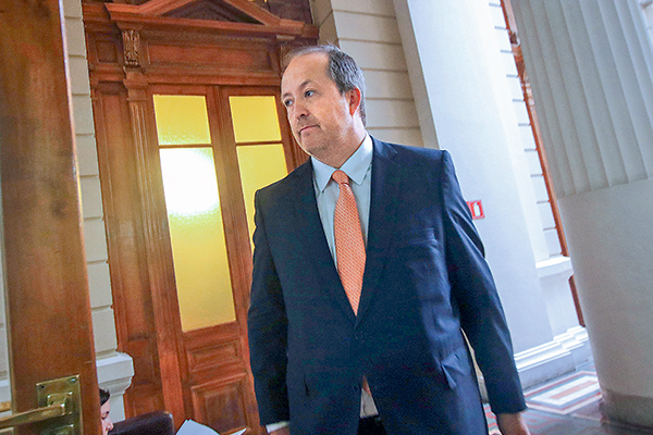 <p>Presidente Boric opta por Ángel Valencia en su tercer intento para elegir al nuevo Fiscal Nacional</p>