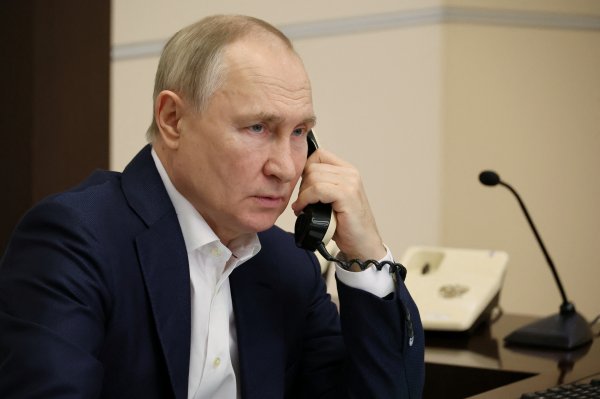 Putin ordena un alto al fuego de 36 horas en Ucrania por festivo ortodoxo