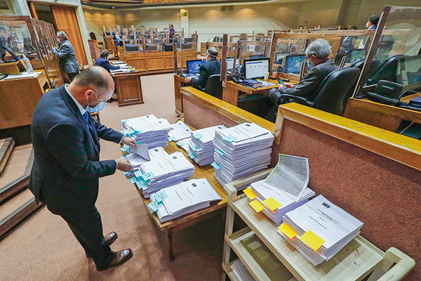 Un 63% de los servicios que aumentaron su presupuesto mantuvieron o redujeron sus metas de desempeño 2023