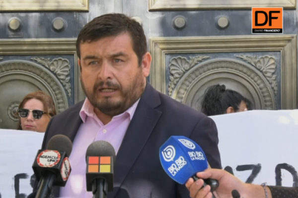 <p>Ahora en DF | Entregan carta al ministro de Hacienda por proyecto minero Dominga</p>