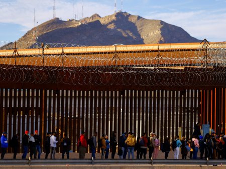 EEUU expulsará a más inmigrantes mientras Joe Biden intenta frenar los cruces fronterizos