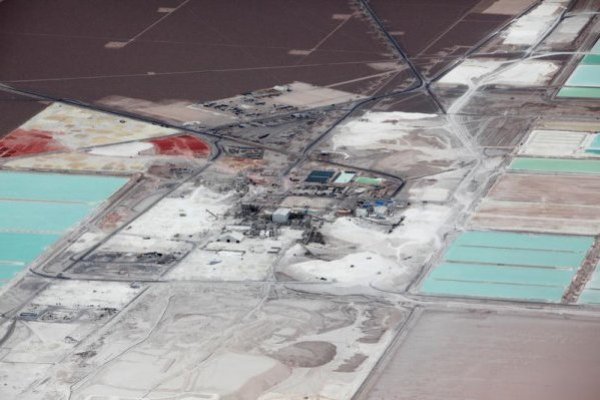Tianqi expande el imperio del litio con un acuerdo para comprar una minera australiana