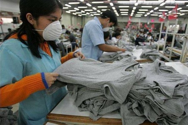 <p>Industria textil peruana pedirá al congreso cuota de 30% para que cadenas de retail compren vestuario a productores locales</p>