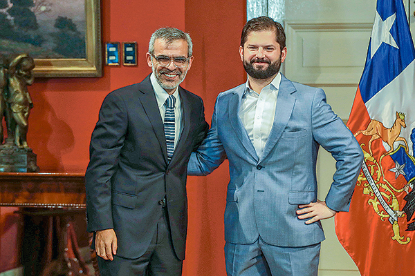 El Presidente Boric presentó al ministro Cordero ante los medios. Foto: Agencia UNO