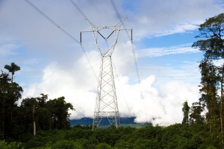 Ecuador recibió ofertas económicas de 10 empresas por licitación de bloque de energías renovables