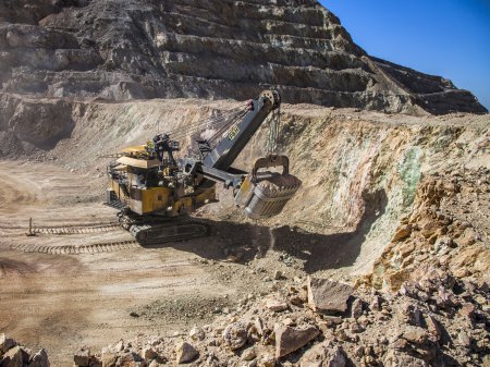 Presidente de Colombia anuncia completa revisión al código minero y enciende las alertas en la industria