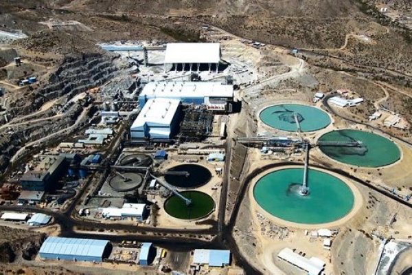 Brazo minero del grupo Luksic bajó producción en 10,4% en 2022